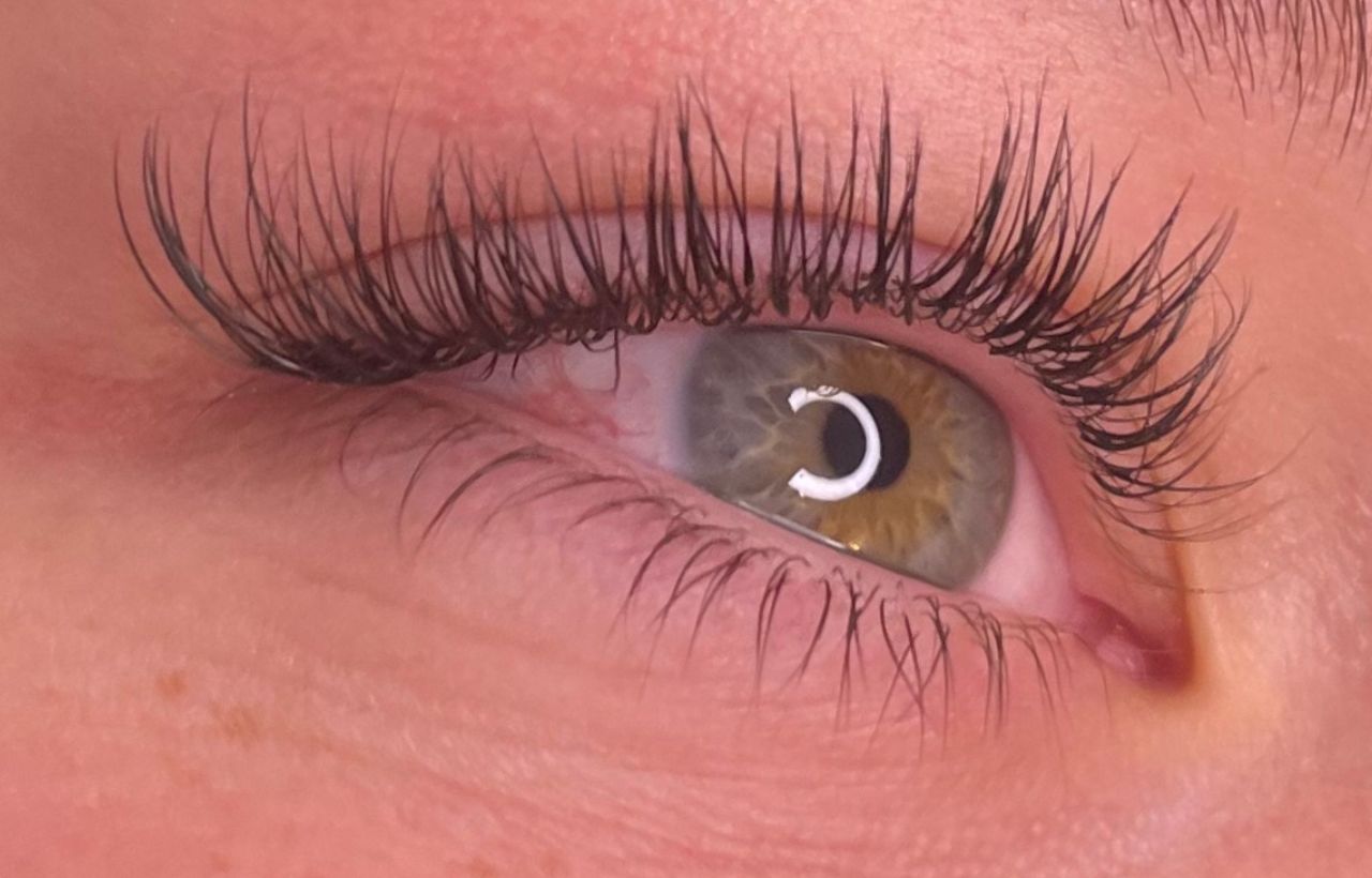 Russian Volume Eyelash Extensions